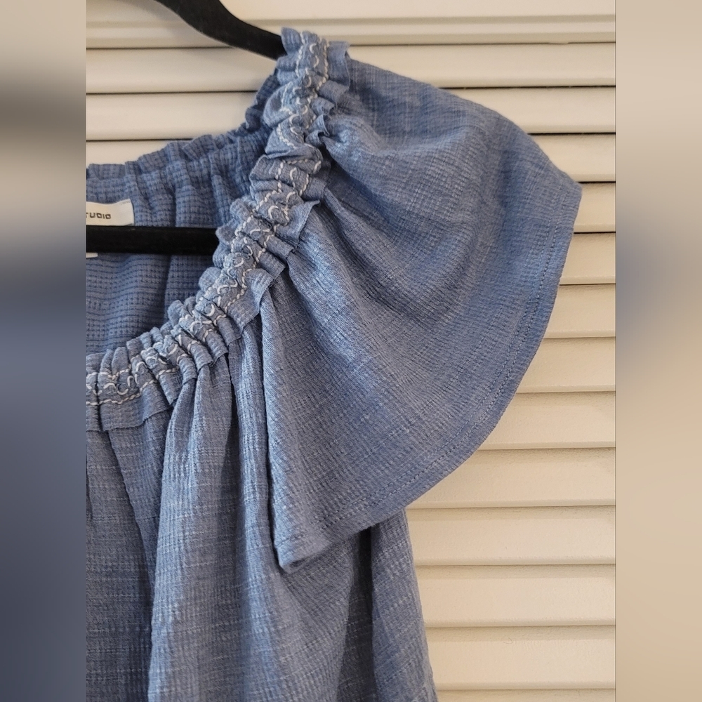 Max Studio- Blue & White Off-Shoulder Ruffle Top - Picture 3 of 3